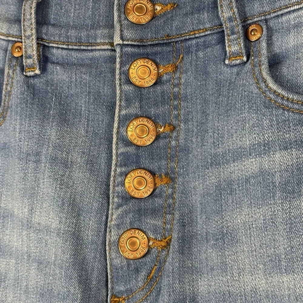 Ann Taylor LOFT Kick Crop Blue Denim Jeans Button Fly Medium Wash 24 / 00